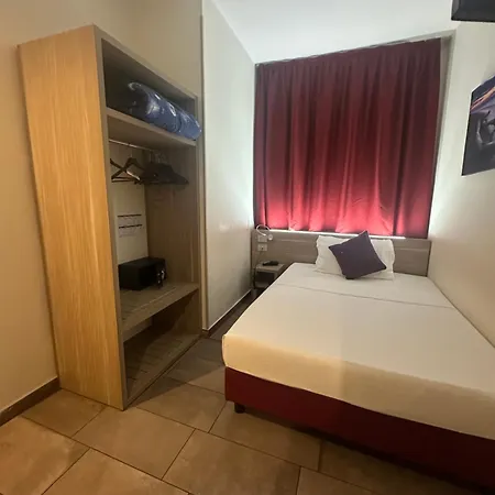 Stradivari 3* Milano