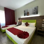 Stradivari Hotel 3*