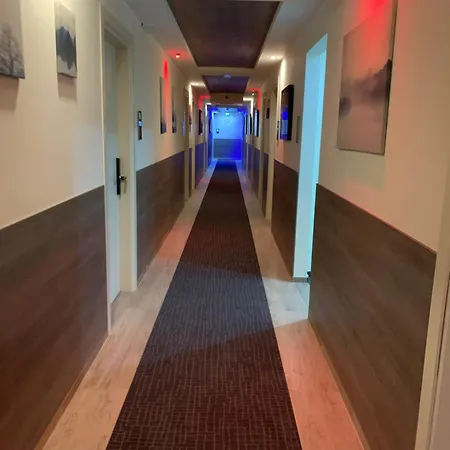 斯特拉迪瓦里酒店