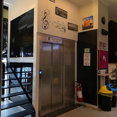 斯特拉迪瓦里酒店 3* 米兰