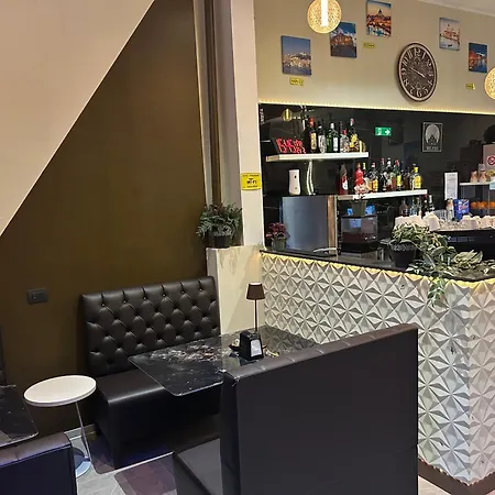 酒店 斯特拉迪瓦里酒店 3*