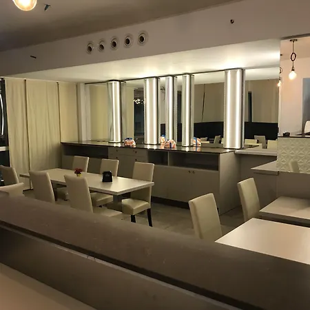 Stradivari Hotel Milão