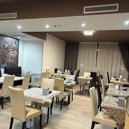 Hotell Stradivari 3*