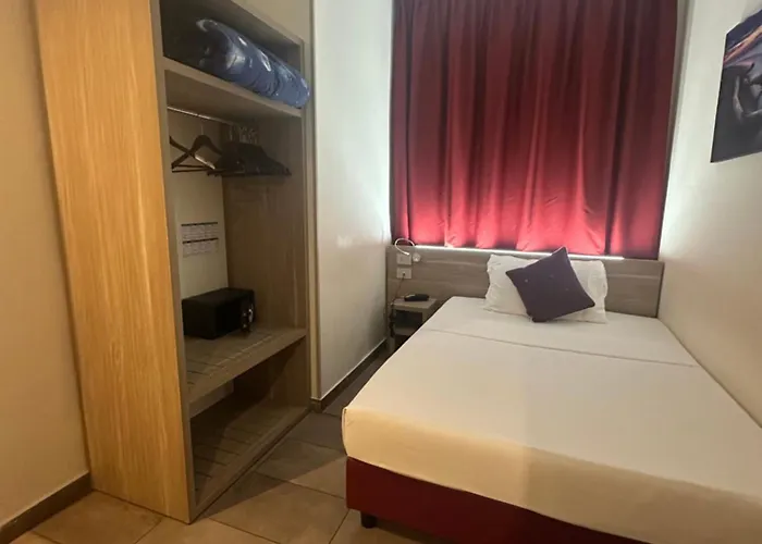 Stradivari 3* Mediolan