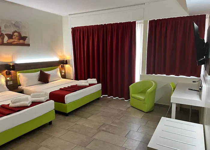 Stradivari Hotel 3*