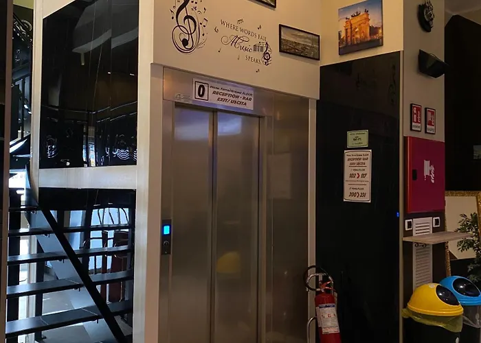 Stradivari 3* Mediolan