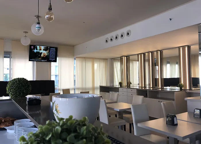 Stradivari 3* Mediolan