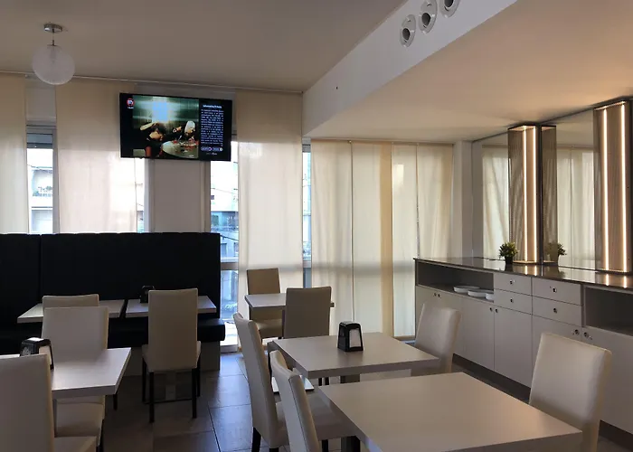 Stradivari Hotel 3*