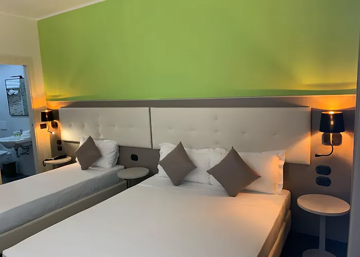 Stradivari 3* Mediolan