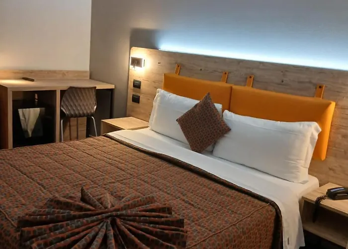 Stradivari Hotel Mediolan