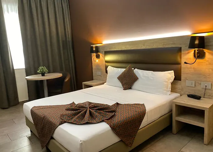 Stradivari 3* Mediolan