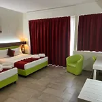 Stradivari Hotel 3*