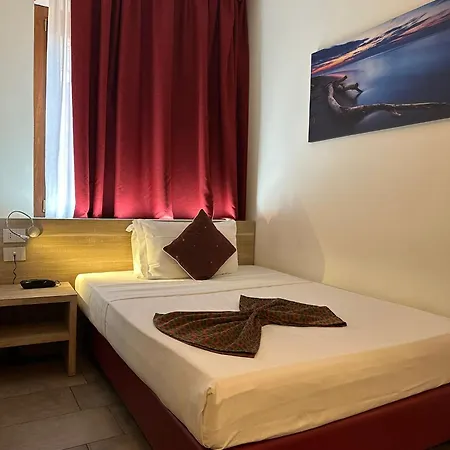 Stradivari Hotel