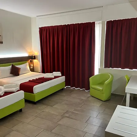 Stradivari Otel 3*